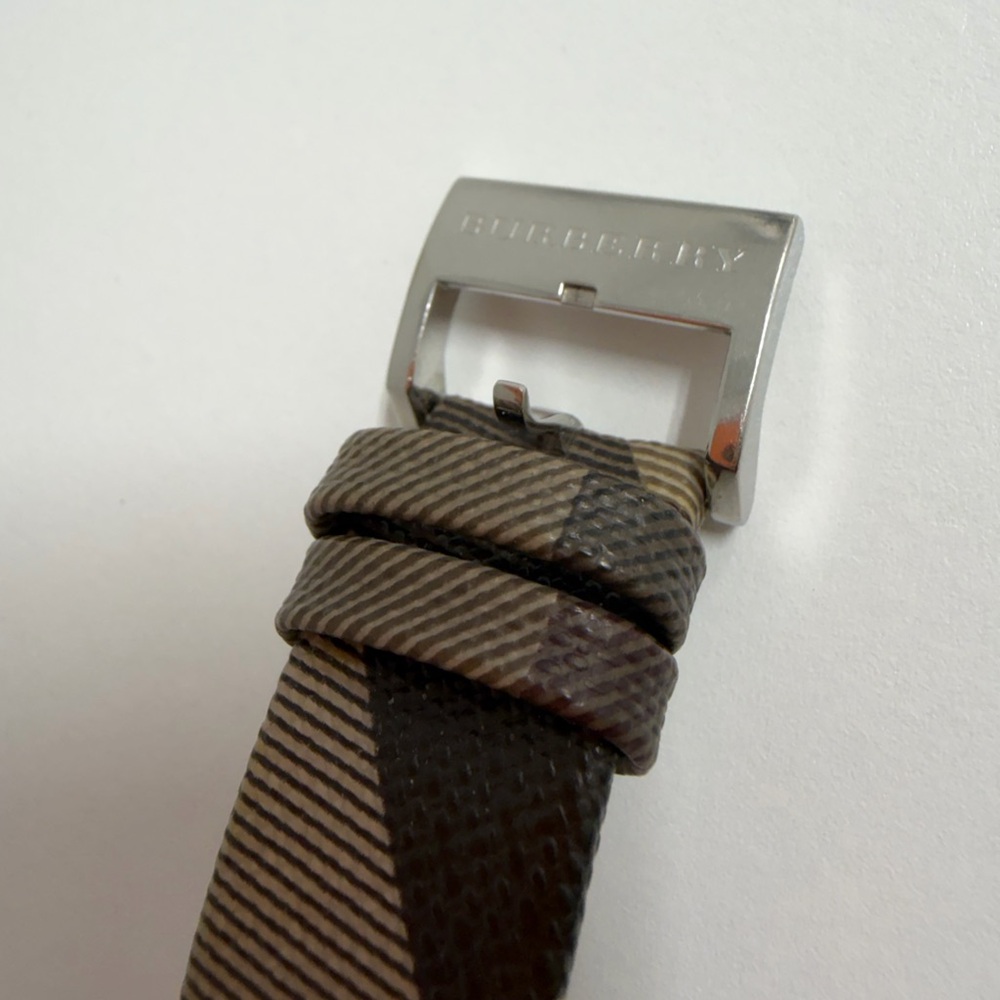 Authentic Burberry Classic Check Plaid Strap Watch Silver Tone Date Swiss Style - Picture 14 of 14